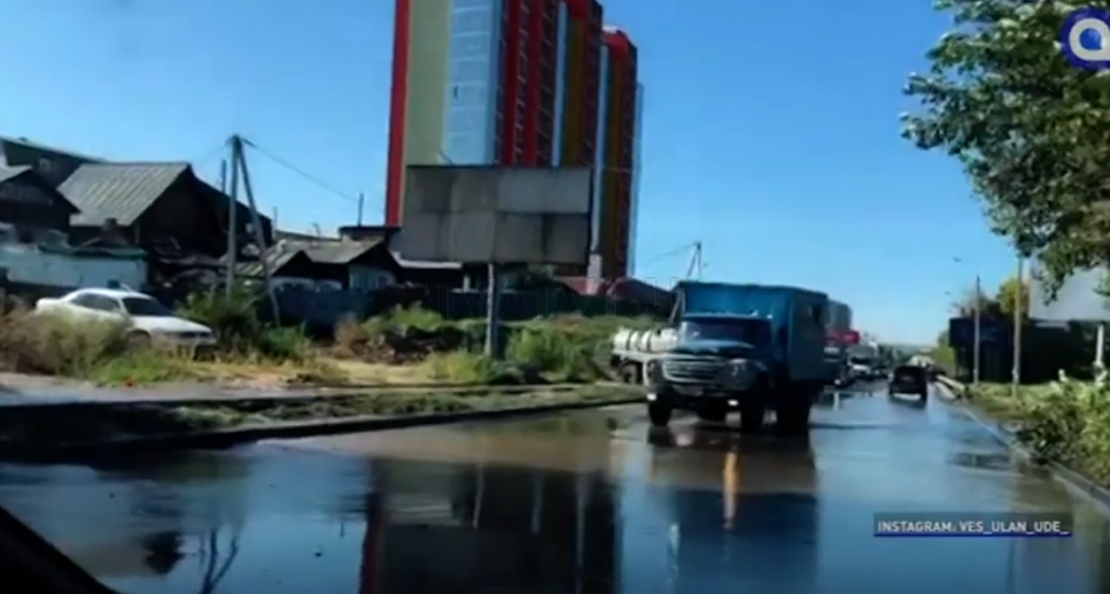 «Трубачейку» затопило. В Улан-Удэ 5 жилых домов и 2 учебных заведения остались без воды.