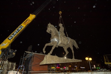 В Улан-Удэ памятник Рокоссовскому временно демонтируют 