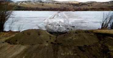 В Бурятии закрыли две ледовые переправы