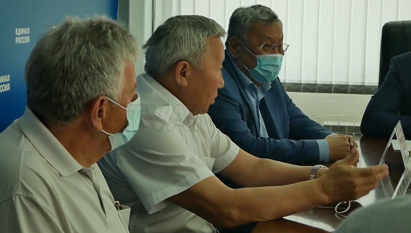 Некогда поднять трубку: Улан-удэнки штурмуют Комитет образования 