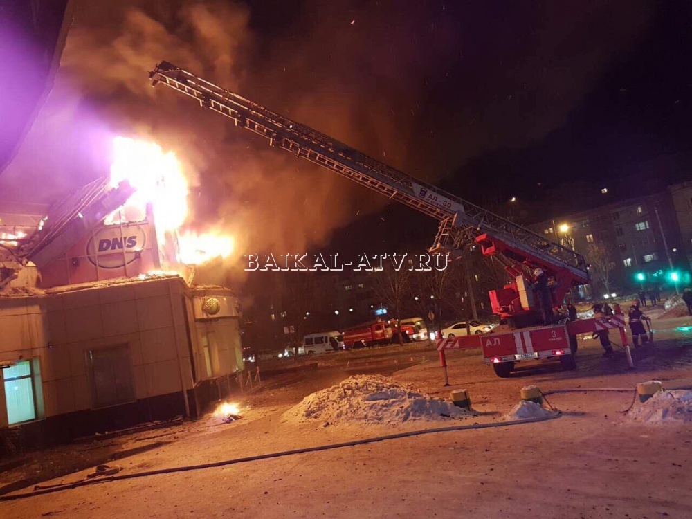 Следователи: На крупном пожаре в Улан-Удэ погиб продавец-консультант