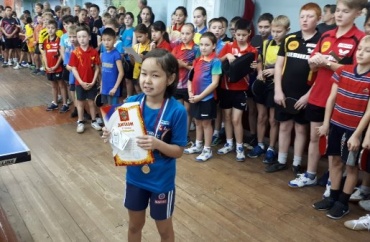 Три "золота" в настольном теннисе завоевали школьники Бурятии в Иркутске