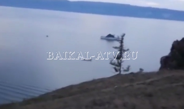 Падение самолета на Байкале попало на видео