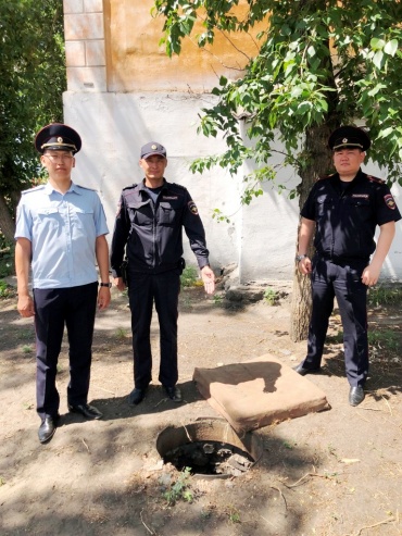 В Улан-Удэ ребенок упал в колодец и просидел там ночь