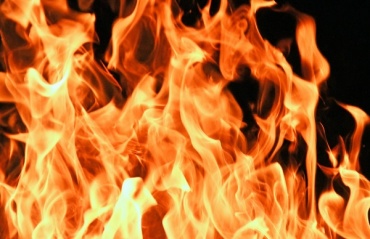 Пожарные Бурятии спасли пожилую женщину из горящей квартиры