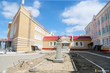 У четырех школ Улан-Удэ устанавливают бюсты Героев Советского Союза