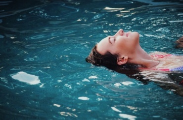 Ученые признали плавание полезным для мозга и памяти