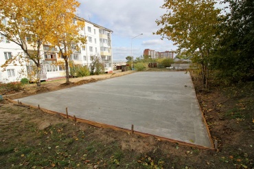 На ул. Мокрова в Улан-Удэ строят новую спортплощадку