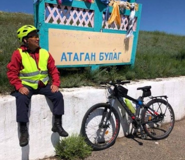 Бурятский лама отправился в паломничество на велосипеде по святыням буддизма 