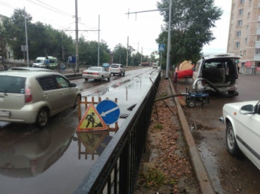 На дорогах Улан-Удэ откачивают воду