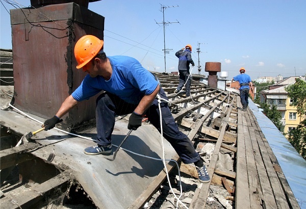 В Бурятии планируется отремонтировать крыши в 131 многоквартирном доме.
