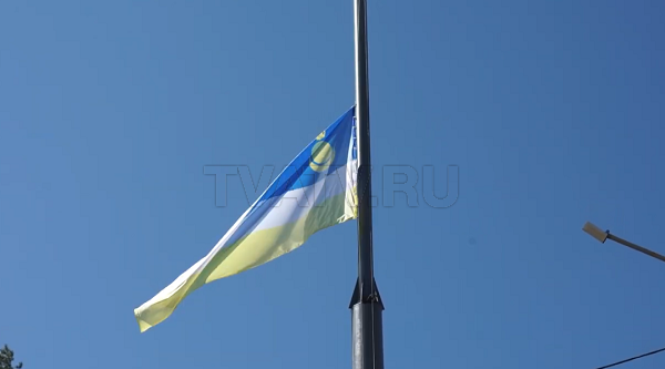 С днем рождения, Бурятия! В Этнографическом музее подняли самый большой флаг республики