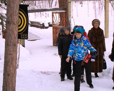 Спортивно-развлекательные этноигры для детей прошли на Верхней Березовке