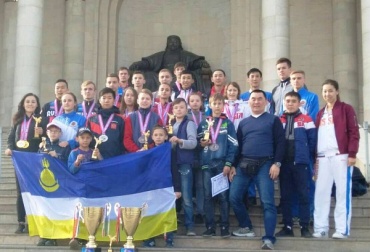 Бурятские тхэквондисты завоевали "золото" на чемпионае и первенстве Азии