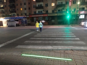 В Улан-Удэ появился первый наземный светофор с подсветкой