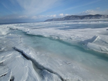 В Бурятии возможен отрыв льдин на Байкале