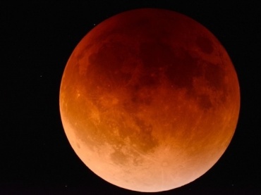 Жители Бурятии смогут наблюдать противостояние тёмной луны и Марса