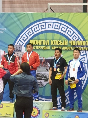 Бурятские борцы-ветераны завоевали 5 медалей в Монголии
