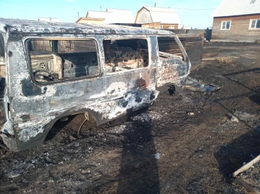 В пригороде Улан-Удэ из-за пала травы сгорел автомобиль