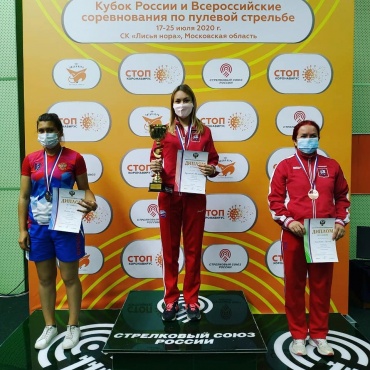Яна Енина завоевала серебро на Кубке России по пулевой стрельбе