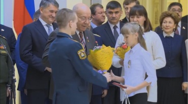 Школьницу из Бурятии, которая вытащила подругу из полыньи, наградили медалью «За мужество в спасении»