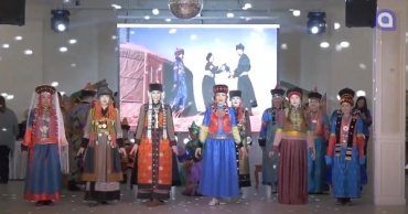 В Бурятии восстанавливают традиции пошива национальных костюмов