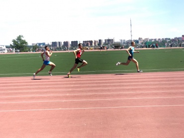 Спортсмен из Бурятии установил новый рекорд в беге на 400 метров 