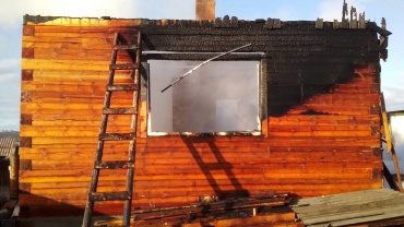В Бурятии семья с 3 детьми осталась без крова из-за пожара