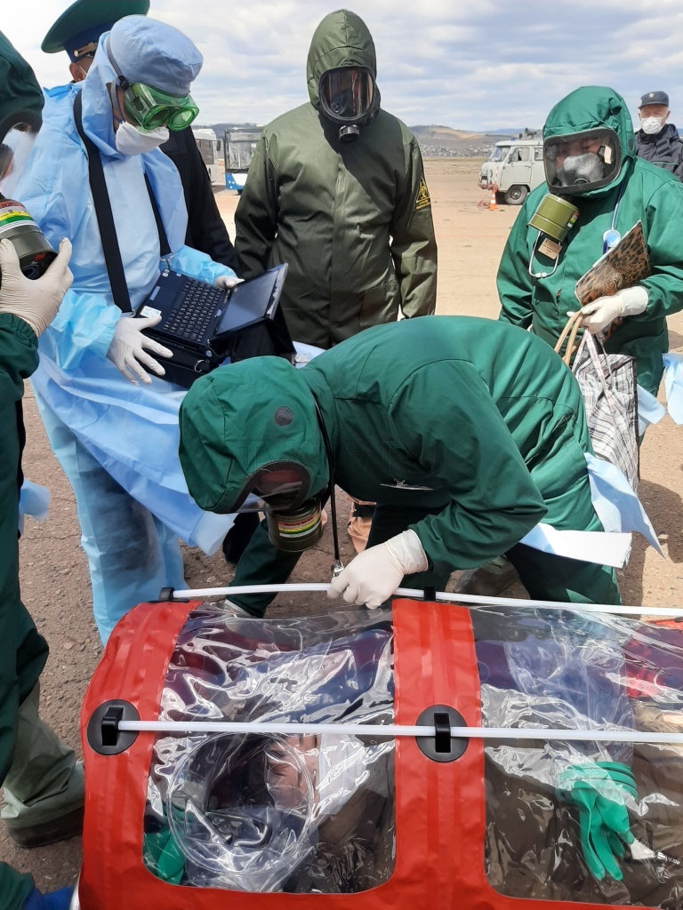 Из аэропорта Улан-Удэ эвакуировали больного чумой