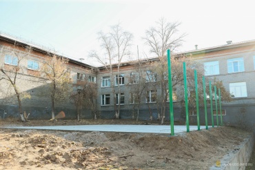 Спортивную площадку в гимназии №14 в Улан-Удэ устраивают на "Народный бюджет"