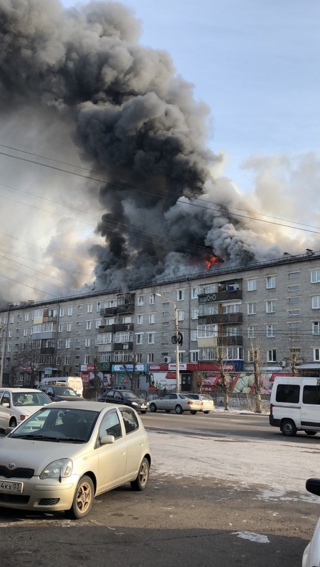В Улан-Удэ на крупном пожаре пострадала девочка