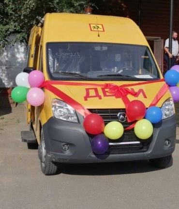Жители Тарбагатая получили новый автобус для школы 
