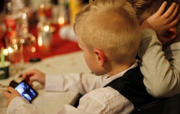 Смартфон негативно влияет на работоспособность детей
