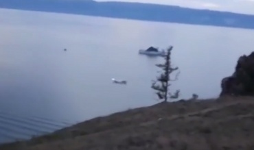 Падение самолета на Байкале попало на видео