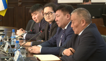 Встреча Хуралов. Парламент Бурятии приняли коллег из Монголии