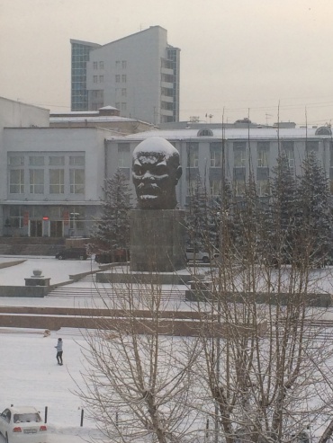 «Люди, сидите дома», или как Улан-Удэ не справляется со снегом