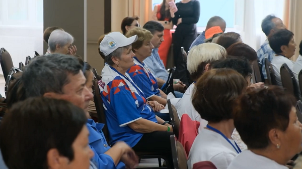 Пожилые активисты на Байкале. В Бурятии прошел 1-й симпозиум «Серебряная терапия долголетия»