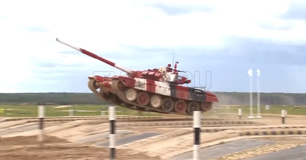 Экипаж военных из Бурятии стал победителем гонки «Танкового биатлона»