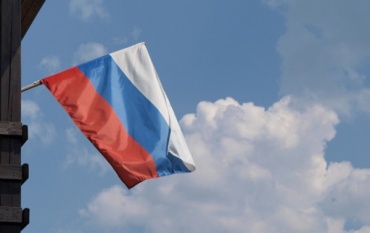 Путин поддержал идею ввести в школах традицию поднимать флаг России