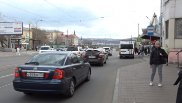 «Умный» светофор и ограждения. В Улан-Удэ переделают остановку «Советская»
