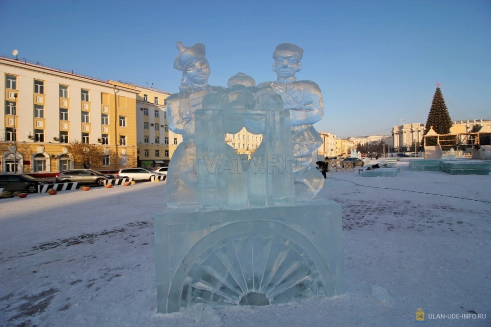 На площади Советов появилась ледяная скульптура, посвященная буузам