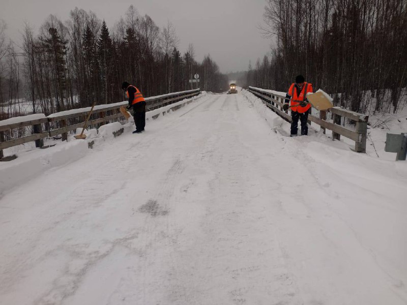 На севере Бурятии расчистили дороги после снегопадов На севере Бурятии расчистили дороги после снегопадов