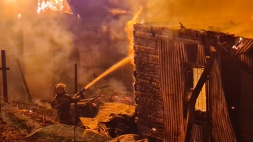 В Улан-Удэ на крупном пожаре погиб человек, еще трое пострадали