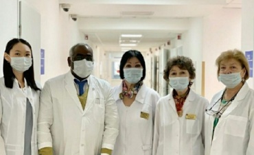 В Бурятию приехал врач-онколог из Индии