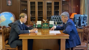 Глава Бурятии встретился с министром промышленности России