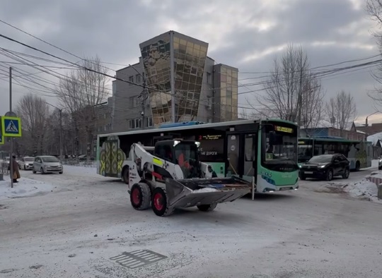 В Улан-Удэ открыли движение на перекрёстке улиц Советская-Смолина В Улан-Удэ открыли движение на перекрёстке улиц Советская-Смолина