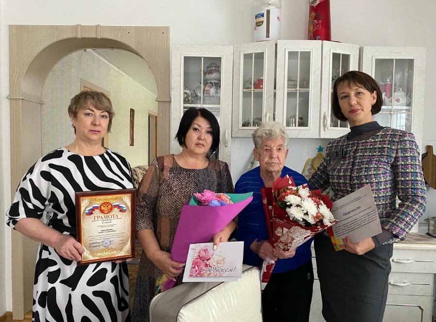В Бурятии труженица тыла отпраздновала 95-летие В Бурятии труженица тыла отпраздновала 95-летие