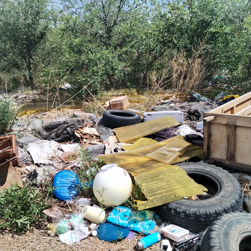 В Бурятии на сельхозземлях устроили свалки В Бурятии на сельхозземлях устроили свалки