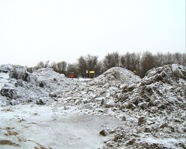 Администрация города нарушает условия складирования снега