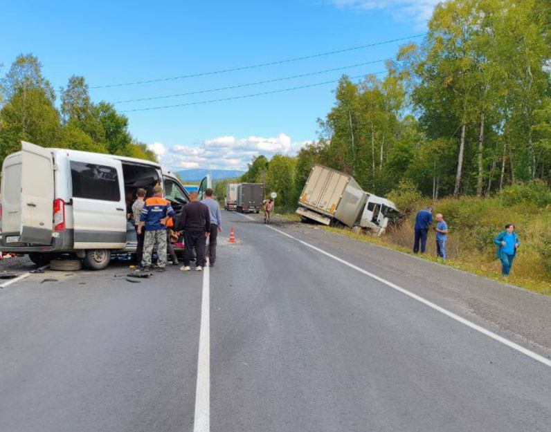 4 человека пострадали в массовом ДТП в Бурятии 4 человека пострадали в массовом ДТП в Бурятии